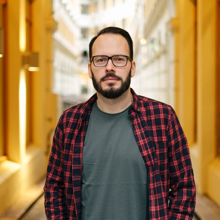 Bidragsyter Kristian Hall