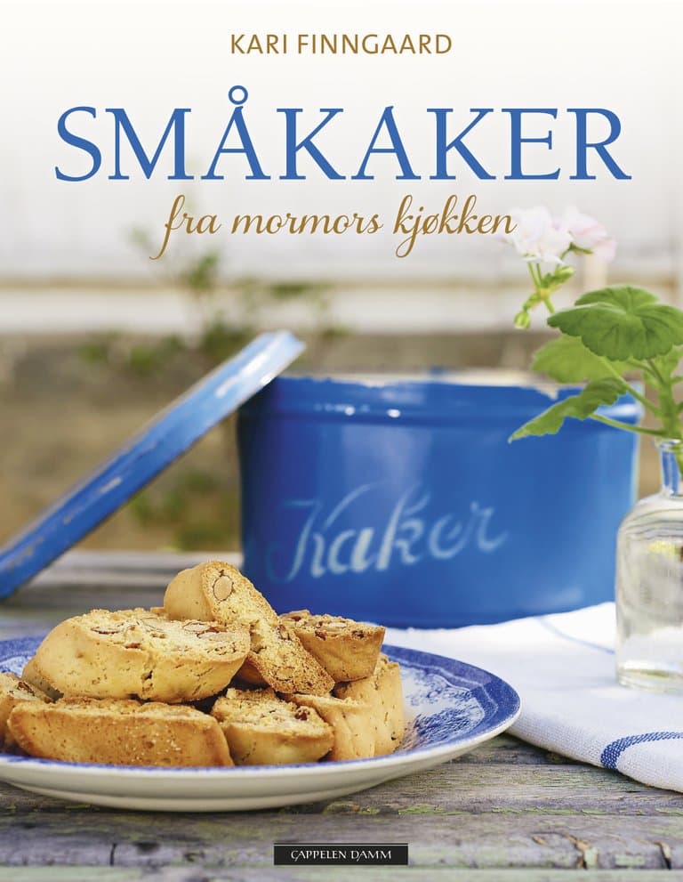 Omslag Småkaker fra mormors kjøkken av Kari Finngaard (Innbundet)