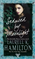Seduced by moonlight av Laurell K. Hamilton (Heftet)